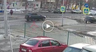 В Ярославле девочка перебегала дорогу по пешеходному переходу и попала под машину