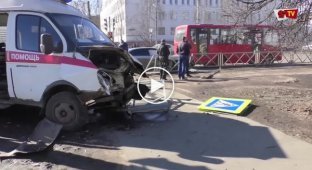 В Ярославле в аварию попала Скорая с пациентом