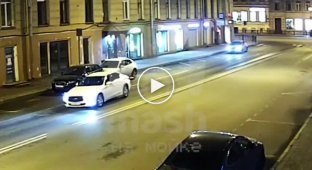 Радиоведущий Илай Благоевич устроил дорогу ярости в центре Петербурга