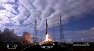 Ракета Falcon 9 стартовала на орбиту (2 фото)