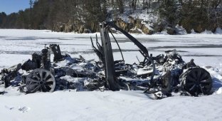 Тайна "Теслы", найденной сгоревшей на замерзшем озере, раскрыта: владелец оказался мошенником (3 фото)
