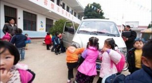 Китайский школьный автобус (6 фото)