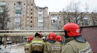 Кошмар повторяется: в Ростовской области рухнул подъезд многоэтажки (10 фото + 2 видео)