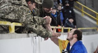 Испанские СМИ восхищены помощью украинского футболиста бойцам АТО