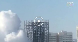 Гигантский гейзер после прорыва теплотрассы в Перми попал на видео