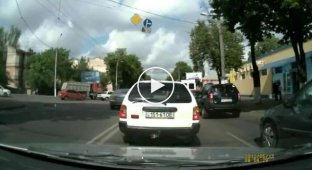 Милиция Одессы спровоцировала аварию (маты)