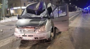 ДТП с автомобилем скорой помощи в Челябинске: пациент влетел в лобовое стекло "ГАЗели" (2 фото + 1 видео)