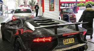 По хотению молдавской мажорки Lamborghini украсили двумя миллионами кристаллов Сваровски (5 фото)