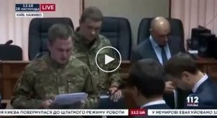 Военная прокуратура, подарила Януковичу неприятный сюрприз прямо на допросе