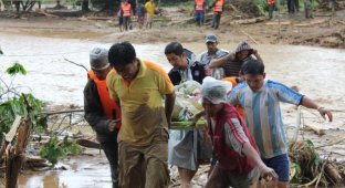 Наводнения и оползни в Таиланде (28 фото)