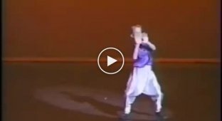 Танцующий Райан Гослинг в юные годы