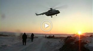 Служба МЧС задействовала вертолеты для спасение застрявших машин