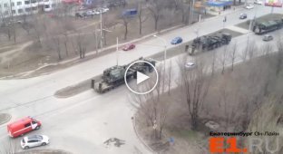 В Ростове военную технику возят не скрывая (майдан)