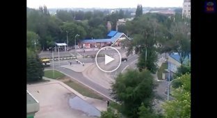Колонна Т72 из РФ в Донецке