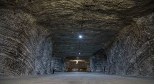 Соляная шахта Оконеле-Мари - жемчужина Румынии (16 фото)