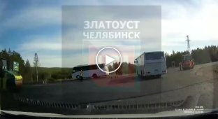 Автобус столкнулся с бензовозом в Челябинской области
