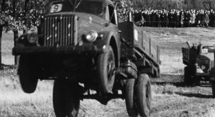 Как в СССР испытывали грузовые авто (2 фото + 1 видео)