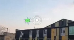 Школьницы засняли полет ракеты где-то над Украиной
