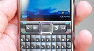 Nokia перевыпустит культовый телефон E71 (2 фото)