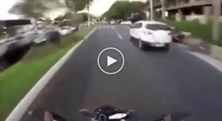Женщина водитель чуть не убила мотоциклиста