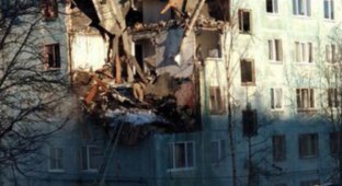 Сказочный дворец: восстановленный после взрыва газа жилой дом в Мурманске (2 фото)