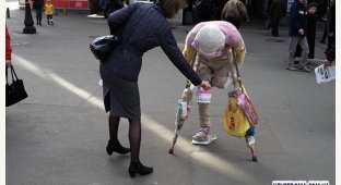 Инвалид в Киеве (4 фото)