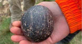 В гробнице на Оркнейских островах обнаружены полированные каменные шары возрастом более 4000 лет (5 фото)