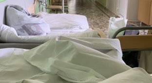 В Уфе женщине в больнице предложили "стульчик в коридоре" (2 фото)