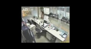 Офис затопило