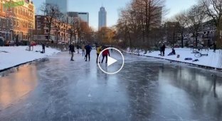 Житель Нидерландов провалился под лед, когда попытался обогнать девушку