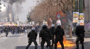 В Греции продолжаются беспорядки (12 фото)