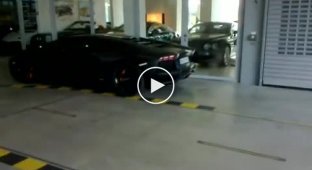 Водитель Ауди успел уступить дорогу Lamborghini LP700-4 Aventador
