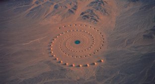 Дыхание пустыни: монумент в самом сердце Сахары (10 фото)