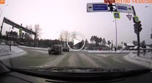 Мгновенная карма на дороге в Екатеринбурге (мат)