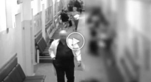 Нападение на заведующего Мурманским онкодиспансером попало на видео