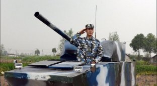 Китаец построил самодельный танк (9 фото)