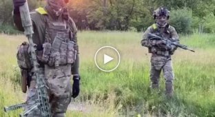 Украинские снайпера с оружием больше чем их рост