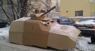 Картонный танк на базе Субару (7 фото)