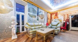 «Заповедник золотых диванов» или «неординарная» квартира в Киеве (13 фото)