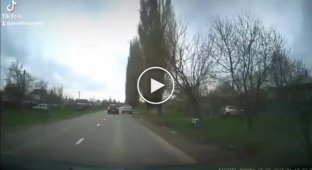 Эффектный вылет с дороги в Краснодарском крае