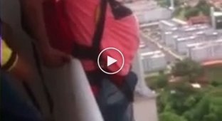 Бразилец купил парашют в интернете и в шлёпках прыгнул с балкона многоэтажки