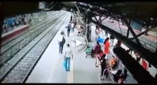 Очередной самоубийца на железнодорожной платформе