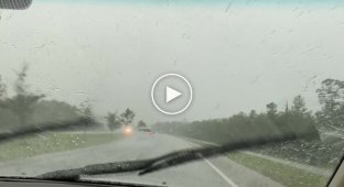 Сильный дождь и молния во Флориде