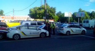 Тройное ДТП с двумя полицейскими автомобилями в Одессе (6 фото)
