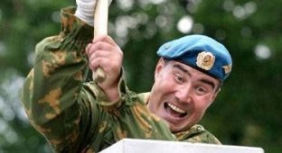 Кто в армии служил, тот в цирке не смеялся (32 фотографии)