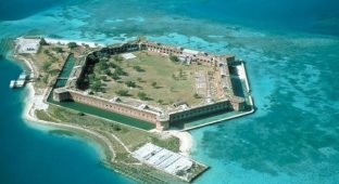 10 самых впечатляющих морских фортов (20 фото)