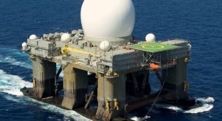 Первый в своем роде плавучий радар X-Band Radar (10 фото)