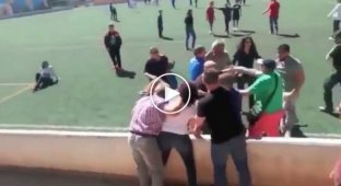 Массовая драка родителей на детском футбольном матче в Испании