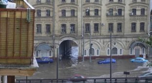Потоп в Москве (14 фотографий)