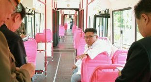 Ким Чен Ын лично инспектирует троллейбус и трамвай нового типа (14 фото)